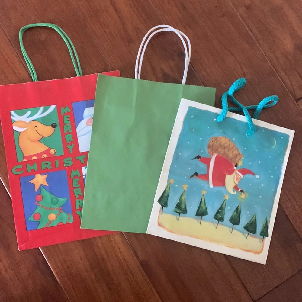 CHRISTMAS GIFT BAG BUNDLE 25+ Bags Gift Tags & Tissue All Sizes
